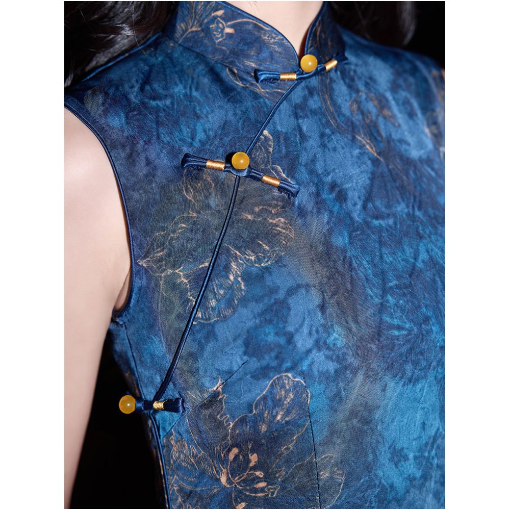 Republic of China style blue cheongsam for mothers modernized spring style 2026 new retro plus size exquisitely beautiful navy blue image 4
