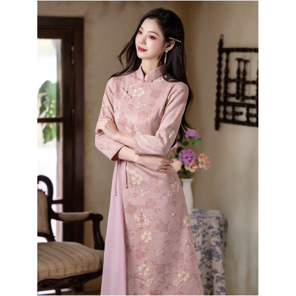 New Chinese Style Elegance Young Women s Pink Ao Dai Cheongsam 2025 Autumn Everyday Wear with Slim Fit and Long Sleeves A New Chinese Style Dress image 4