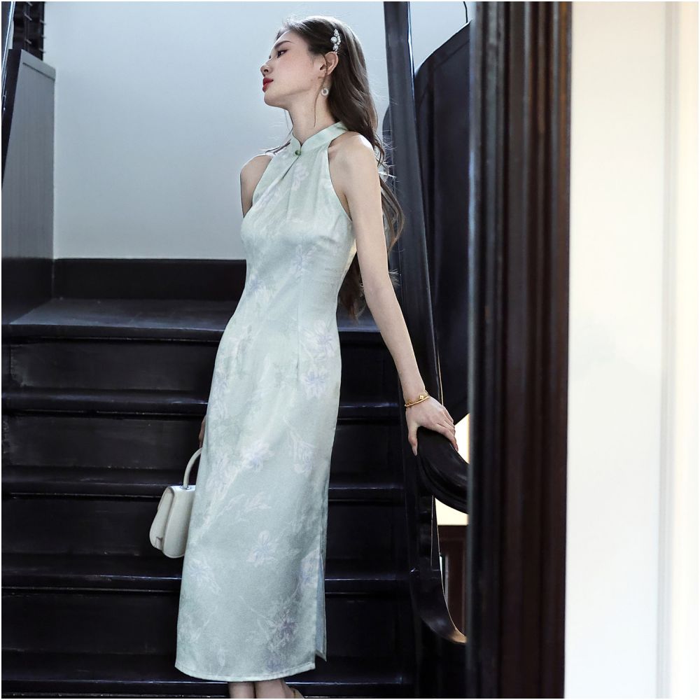 New Chinese style sleeveless halter neck cheongsam for women spring summer style light green slim fit elegant dress suitable for everyday wear image 4