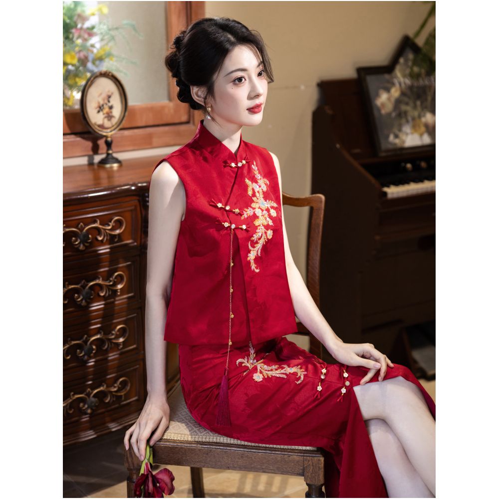 New Chinese style toasting dress for brides 2026 new embroidered cheongsam wedding dress Xiuhe dress engagement dress set image 3