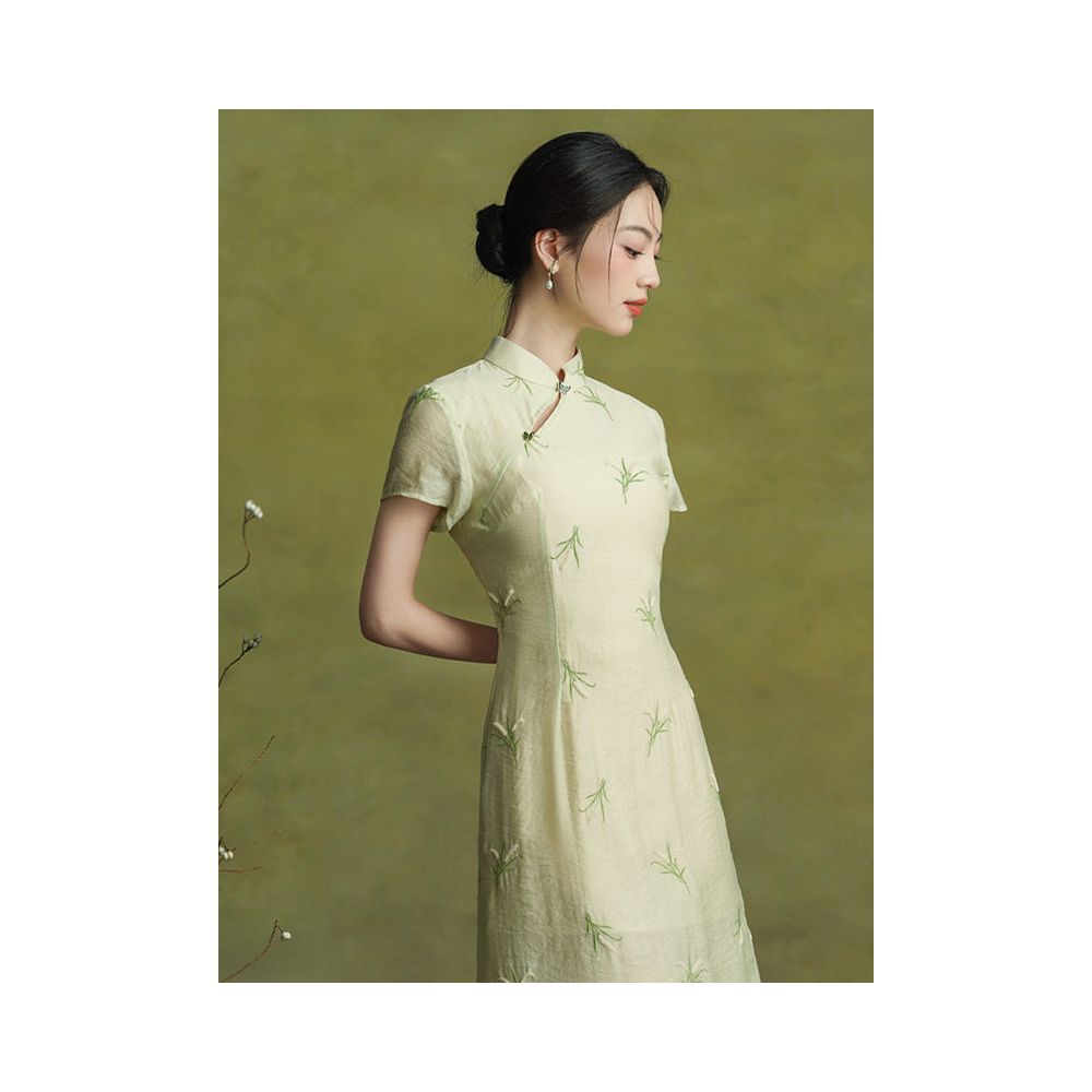 New Chinese style green cheongsam dress modified for women exuding elegance everyday style retro literary and artistic feel Odai tea ceremony attire summer image 2