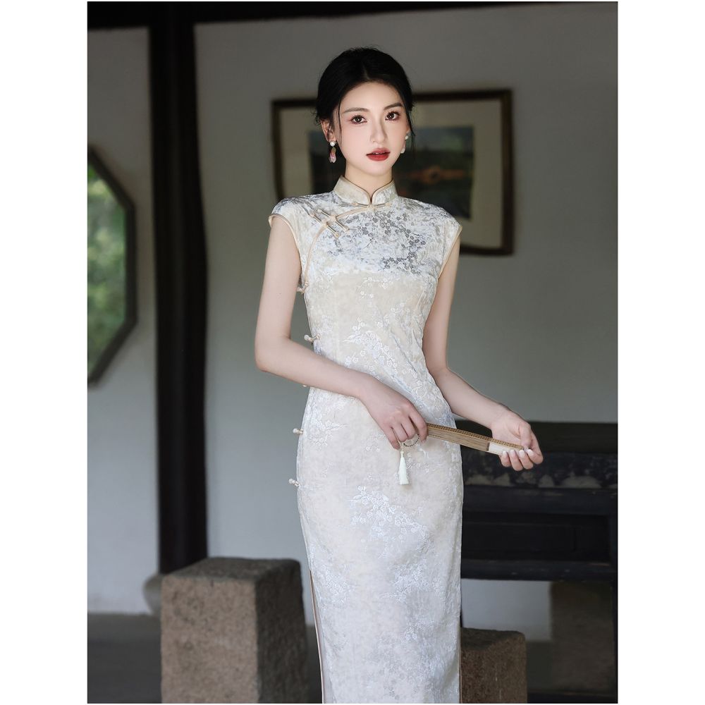 Onyx & Pearl Lace Velvet Qipao Dress | Neo-Chinese Cheongsam, Modern Oriental Dress, Elegant Evening / Daily Wear
