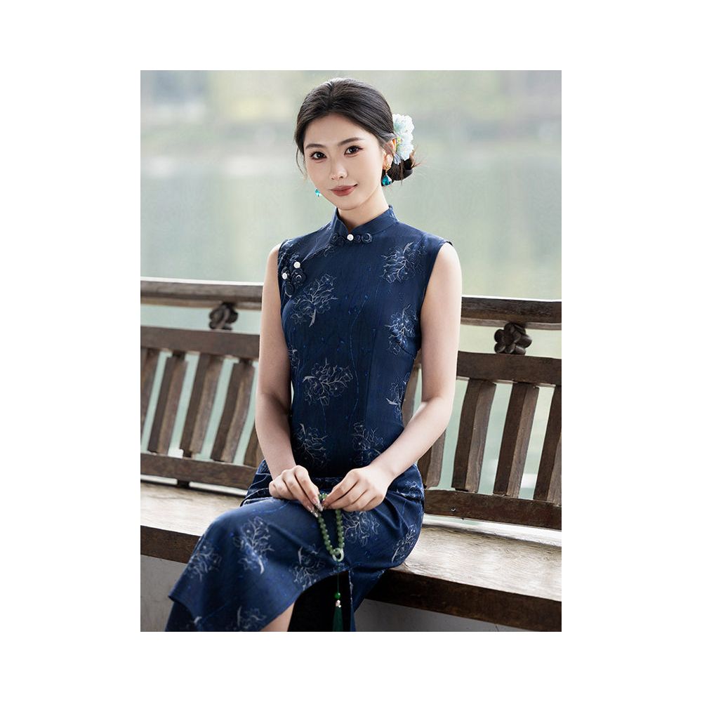 Blue sleeveless Republic era style modern Chinese style fitted waist long modified cheongsam 2026 new style suitable for women s work and summer wear image 3