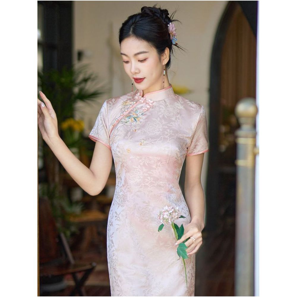 Pink cheongsam youthful style 2026 new style suitable for mothers everyday wear modern Chinese style high end long dress sophisticated and elegant spring style image 3