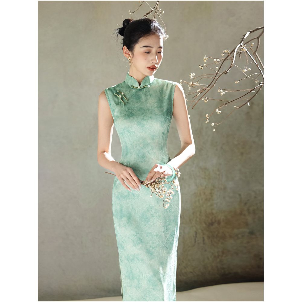 New Chinese style green cheongsam for women 2026 new style improved sleeveless stand collar elegant and sophisticated youthful summer dress image 3
