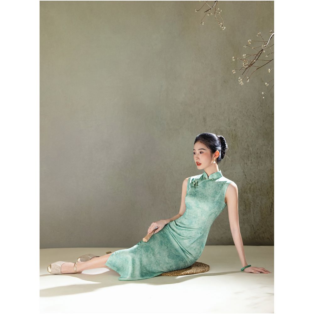 New Chinese style green cheongsam for women 2026 new style improved sleeveless stand collar elegant and sophisticated youthful summer dress image 5