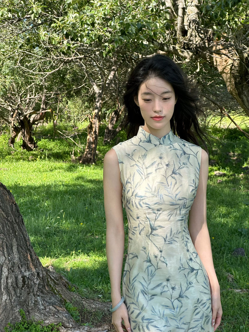 Neo-Oriental Floral Qipao Dress | Modern Chinese Style Midi | Elegant Sleeveless Mandarin Collar Shift Dress