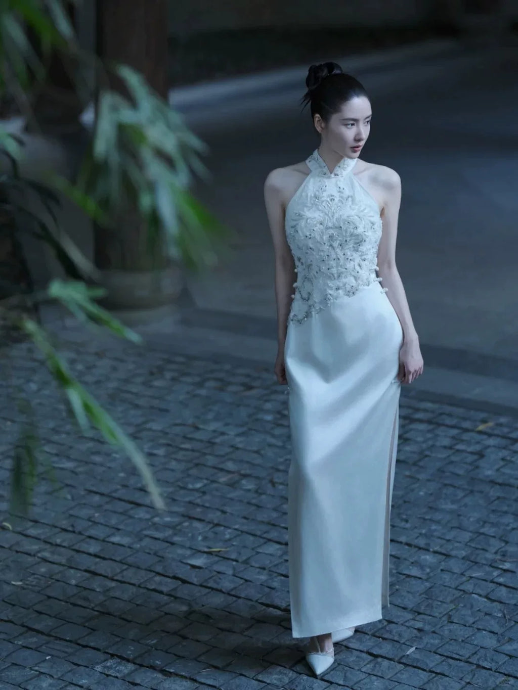 Neo-Oriental Halter Cheongsam | Elegant White Beaded Qipao Dress | Modern Chinese Style Evening Gown