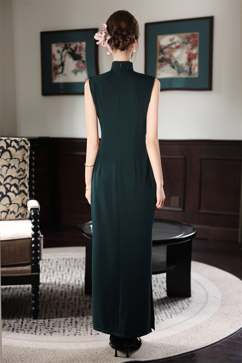Back view of the navy crane embroidered qipao dress